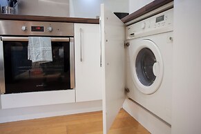 Higgihaus Cabot Mews Aparthotel