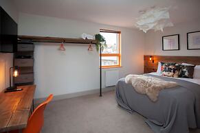 Higgihaus Cabot Mews Aparthotel