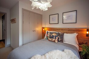 Higgihaus Cabot Mews Aparthotel