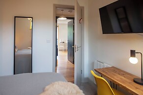 Higgihaus Cabot Mews Aparthotel