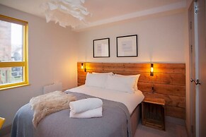 Higgihaus Cabot Mews Aparthotel