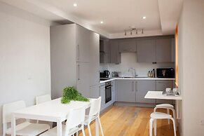 Higgihaus Cabot Mews Aparthotel