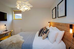 Higgihaus Cabot Mews Aparthotel