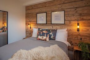 Higgihaus Cabot Mews Aparthotel