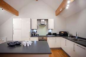 Higgihaus Cabot Mews Aparthotel