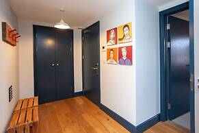 Higgihaus Cabot Mews Aparthotel