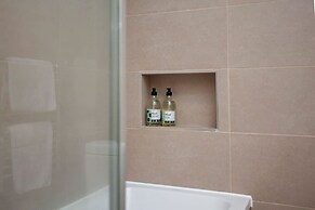 Higgihaus Cabot Mews Aparthotel