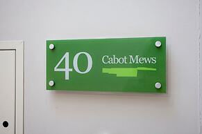 Higgihaus Cabot Mews Aparthotel