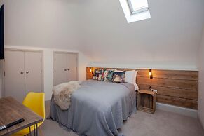 Higgihaus Cabot Mews Aparthotel