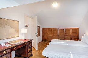 Seaview Apartment with Garden in Recco