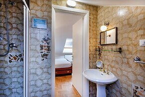 Seaview Apartment with Garden in Recco