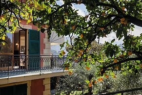 Seaview Apartment with Garden in Recco