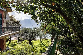 Seaview Apartment with Garden in Recco