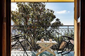 Seaview Apartment with Garden in Recco