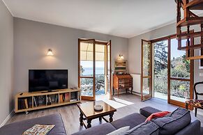 Seaview Apartment with Garden in Recco