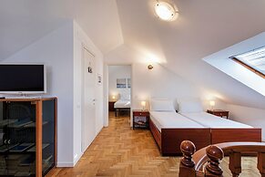 Seaview Apartment with Garden in Recco