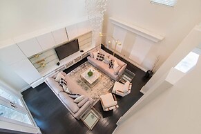 Dream House 5 Bedroom w/ Amazing Heated Pool