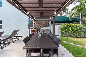 Dream House 5 Bedroom w/ Amazing Heated Pool