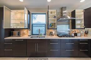 Dream House 5 Bedroom w/ Amazing Heated Pool