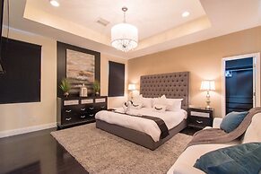 Dream House 5 Bedroom w/ Amazing Heated Pool