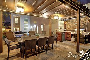 Dream House 5 Bedroom w/ Amazing Heated Pool