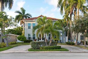 Dream House 5 Bedroom w/ Amazing Heated Pool