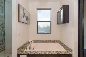 Dream House 5 Bedroom w/ Amazing Heated Pool