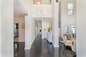 Dream House 5 Bedroom w/ Amazing Heated Pool