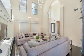 Dream House 5 Bedroom w/ Amazing Heated Pool