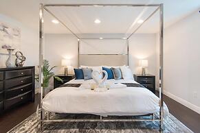 Dream House 5 Bedroom w/ Amazing Heated Pool