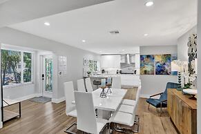 Private Pool 3BR With Lakefront View