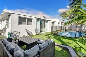 Private Pool 3BR With Lakefront View