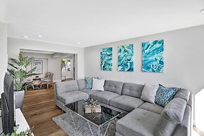 Private Pool 3BR With Lakefront View