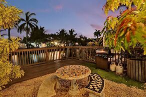 Private Pool 3BR With Lakefront View