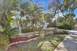 Private Pool 3BR With Lakefront View