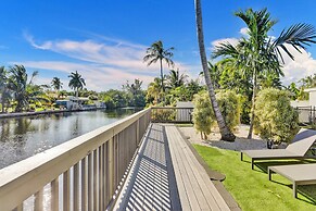 Private Pool 3BR With Lakefront View