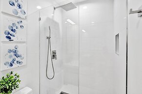 Private Pool 3BR With Lakefront View