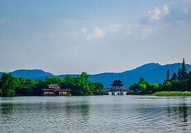 Zheda Yuanzheng Lanshe Hotel