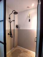 Zheda Yuanzheng Lanshe Hotel