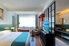 Zheda Yuanzheng Lanshe Hotel