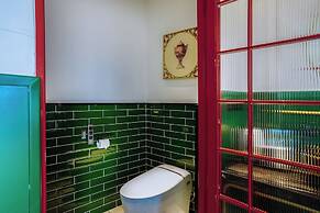 Zheda Yuanzheng Lanshe Hotel