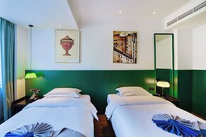 Zheda Yuanzheng Lanshe Hotel