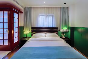 Zheda Yuanzheng Lanshe Hotel