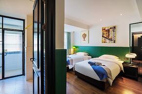 Zheda Yuanzheng Lanshe Hotel