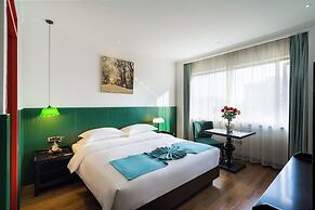 Zheda Yuanzheng Lanshe Hotel