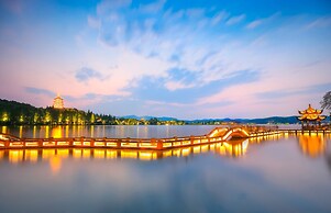 Zheda Yuanzheng Lanshe Hotel