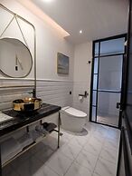 Zheda Yuanzheng Lanshe Hotel