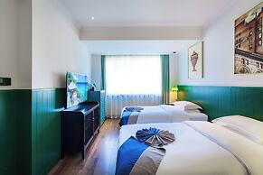 Zheda Yuanzheng Lanshe Hotel