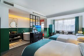 Zheda Yuanzheng Lanshe Hotel