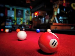 Mantis and Moon Backpacker Lodge